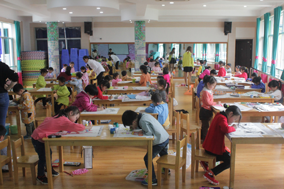 江滨幼儿园开展艺术节绘画专场比赛